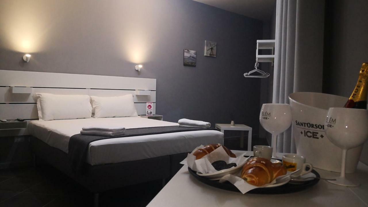 Living Bed And Breakfast Casoria Exteriör bild